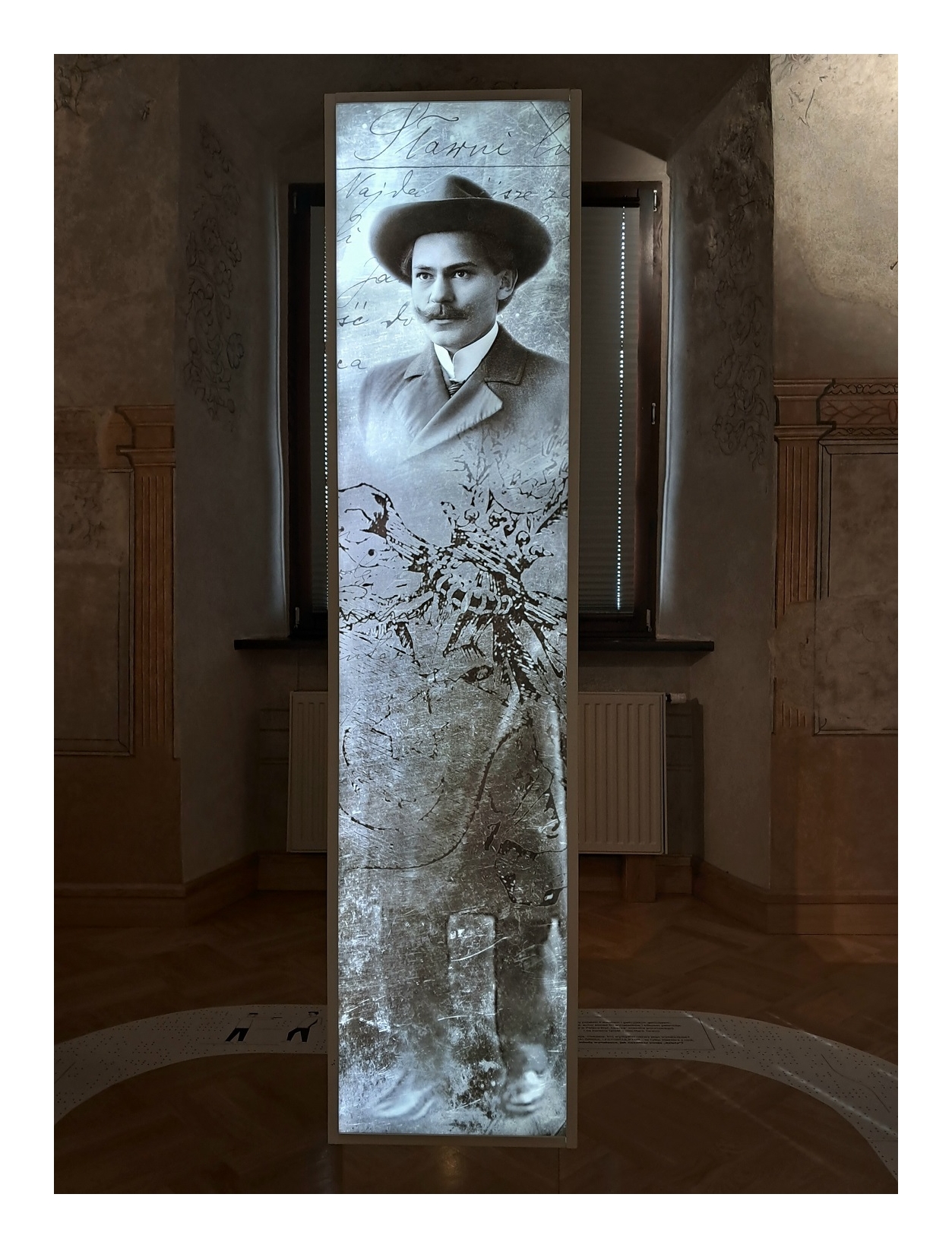 Fragment wystawy przybliżający postać Jana Szczepanika w Muzeum Historii Tarnowa i Regionu (Rynek 20–21)