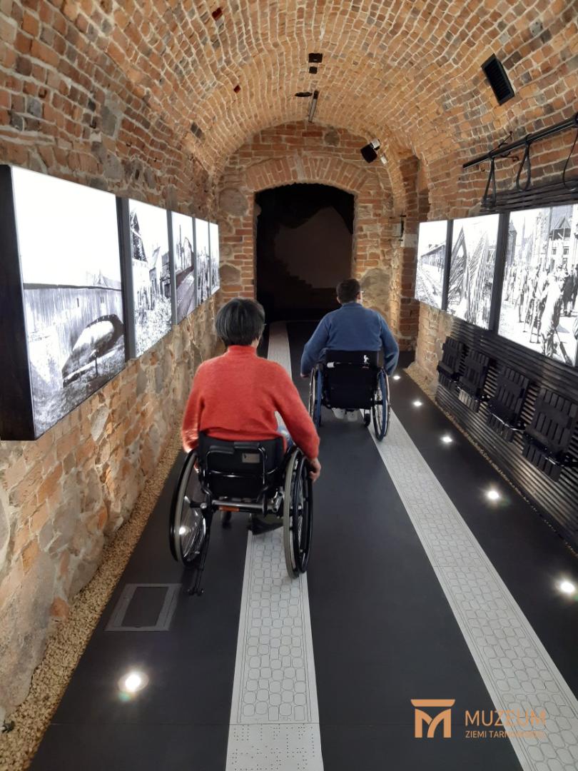 „Widzimy się w Muzeum!” – szkolenia pracowników piwnice osoby na wózku inwalidzkim